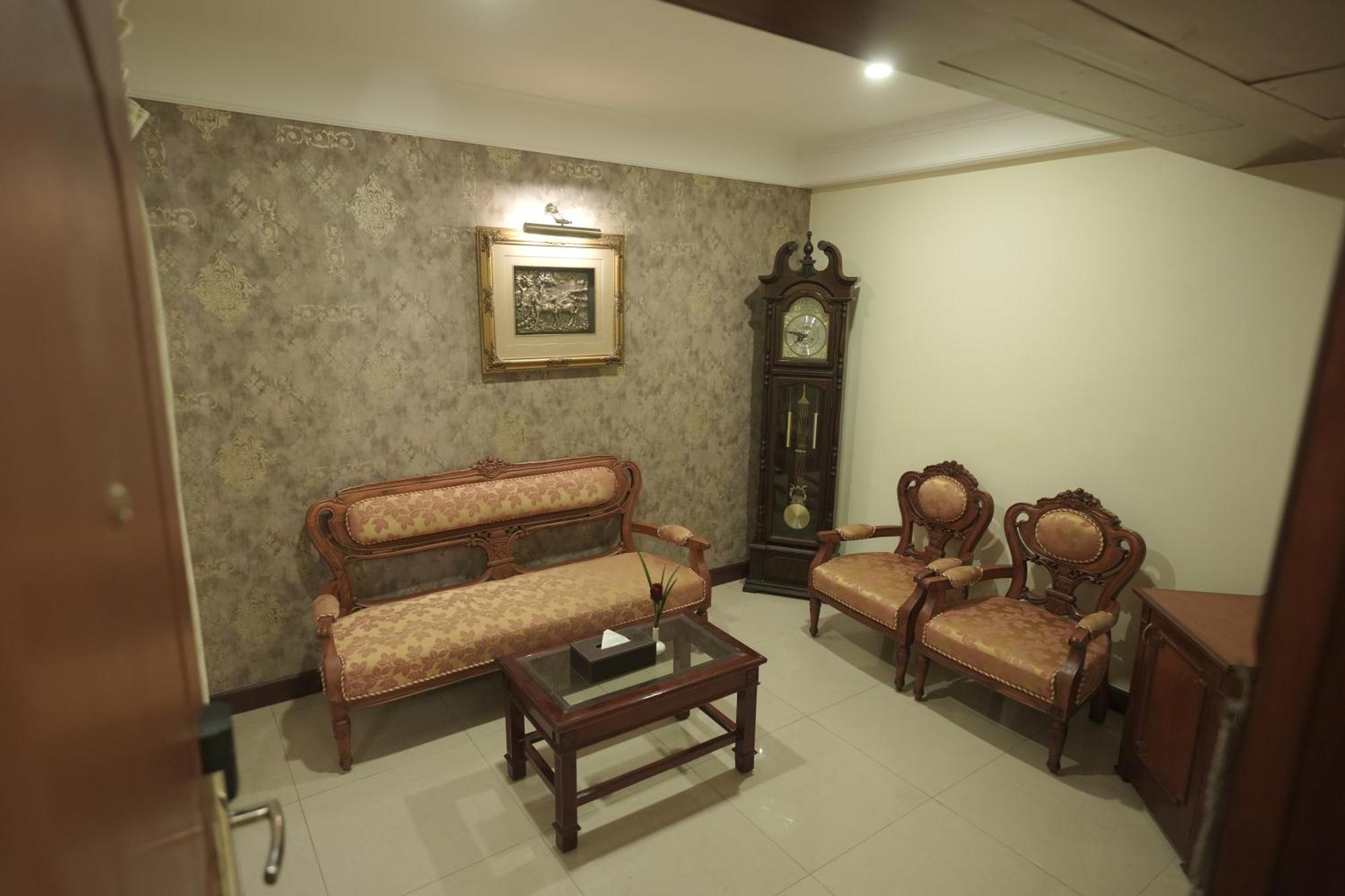Maurya Rajadhani Thiruvananthapuram Exterior photo